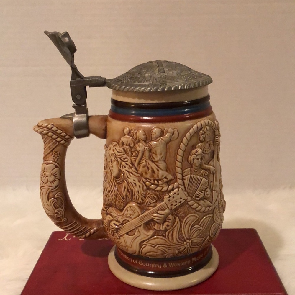 Avon 1994 Country&Western Music Stein - Picture 3 of 8